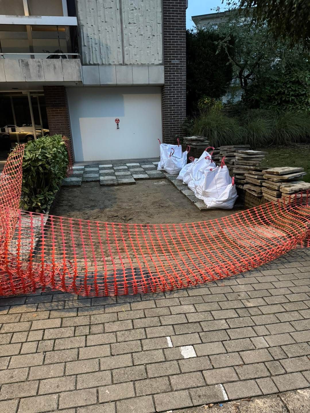 Rénovation complète d'allée d'entrée d'immeuble à Dilbeek - Photo 1